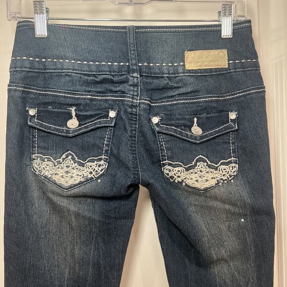 Almost Famous Denim Jeans Skinny Women’s Size 0 Blue Distressed Raw Hem - Picture 5 of 9